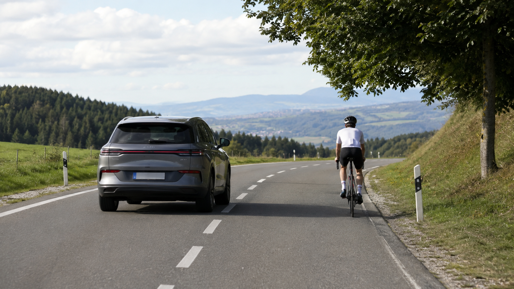 Bicicliștii în trafic — cum îi depășești corect și când au prioritate: ghid complet pentru examenul auto DRPCIV 2026