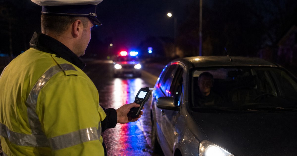 Alkohol a volánnál 2026-ban — határértékek, büntetések és amit a KRESZ vizsgához tudni kell
